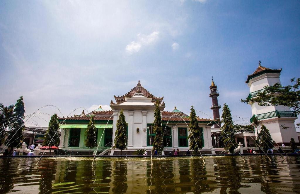 Reddoorz Syariah Near Transmart Mall Palembang Exteriör bild