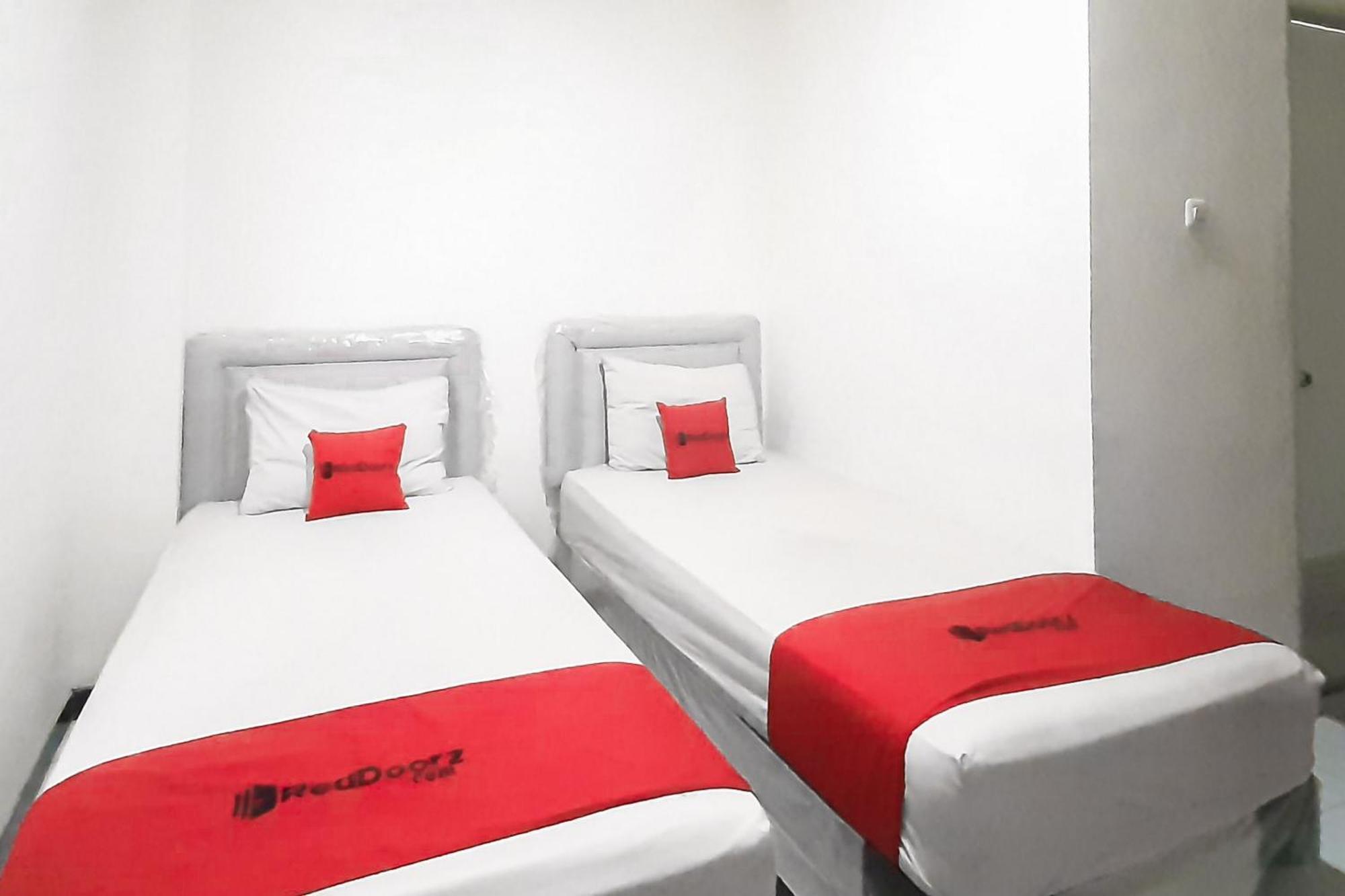 Reddoorz Syariah Near Transmart Mall Palembang Exteriör bild